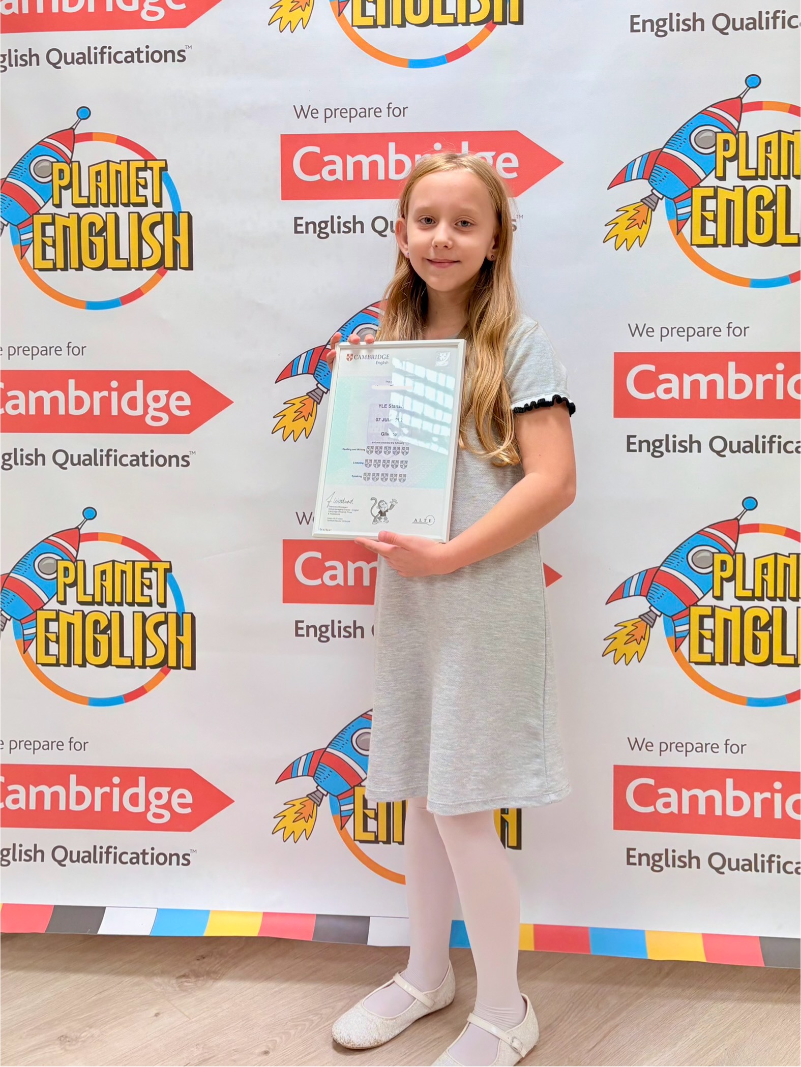 Uczennica Planet English z certyfikatem Cambridge English